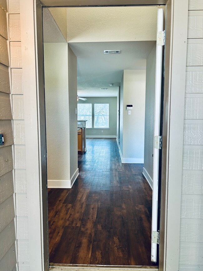 Photo - 1709 Southridge Ln