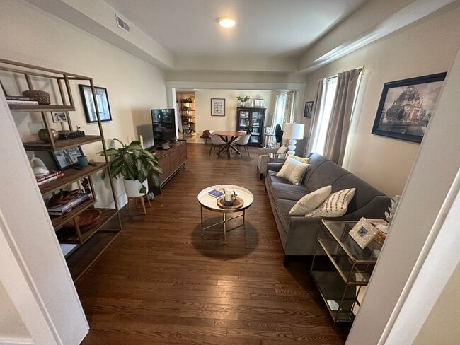 33 Norwood Ave Unit Upper