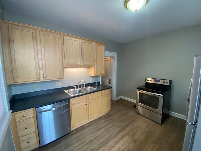 Photo - Summit St 2355-2357 MLR Unit 2357