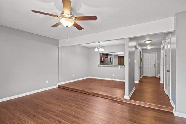 Photo - 3851 Chimney Creek Dr