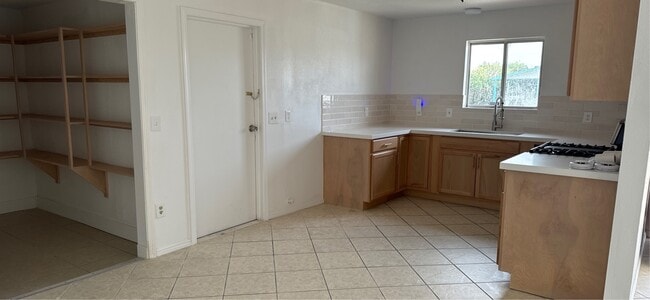 Photo - 1023 Alila Ave