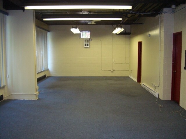 Living Area - Smith Woodward Plaza