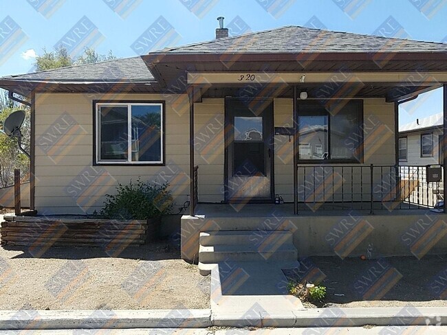 Building Photo - 320-320 1/2 I St Unit # 1 Rental