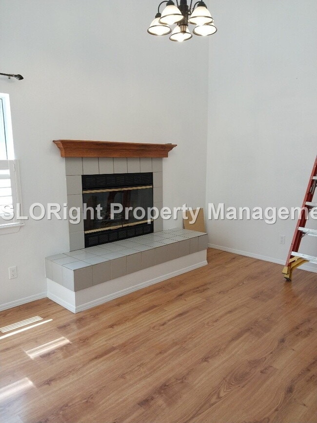 AVAILABLE NOW - 3 Bed, 2.5 Bath Nipomo Condo