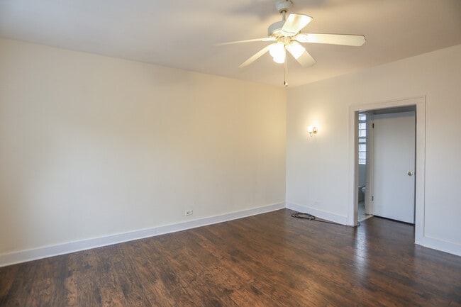 Photo - 6913 N Lakewood Ave Unidad #409