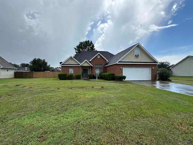 Building Photo - 225 Autumn Woods Dr