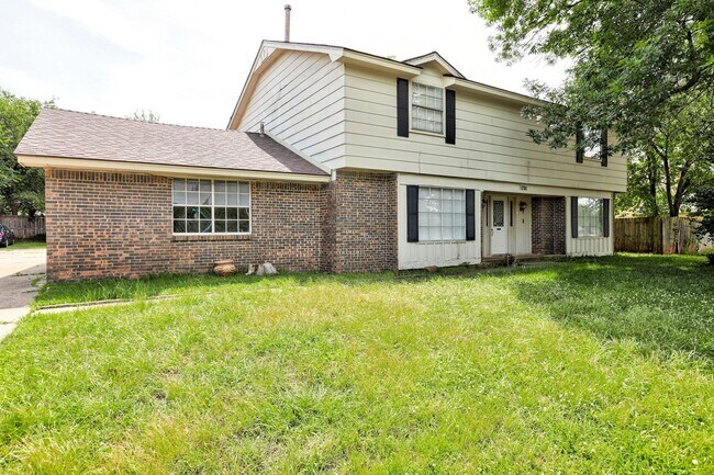 Photo - Spacious and Stylish Home Just Minutes fro...