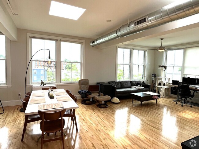 Building Photo - 43 Park St Rental