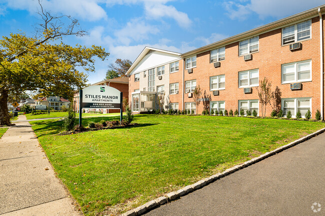 Building Photo - Stiles Manor Rental