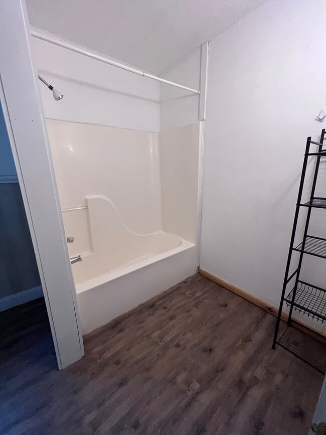 Photo - 148 W Schuyler St