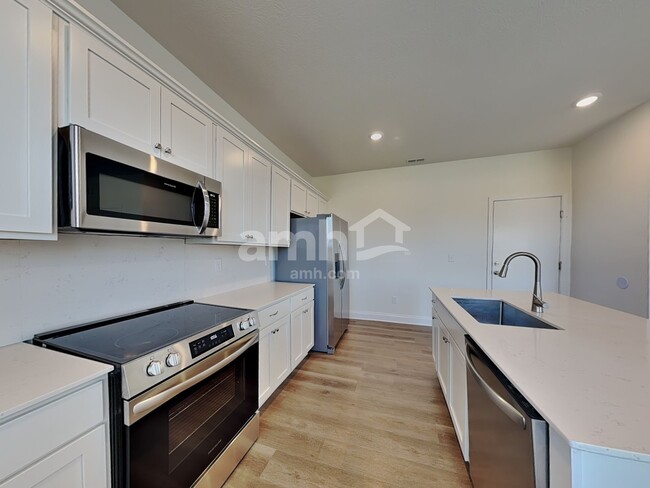 Photo - 9016 Henley Ave