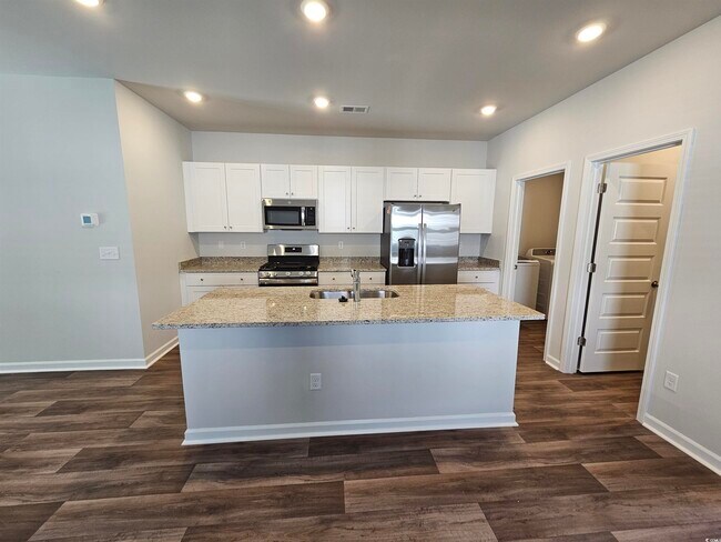 Photo - 805 Wapama St