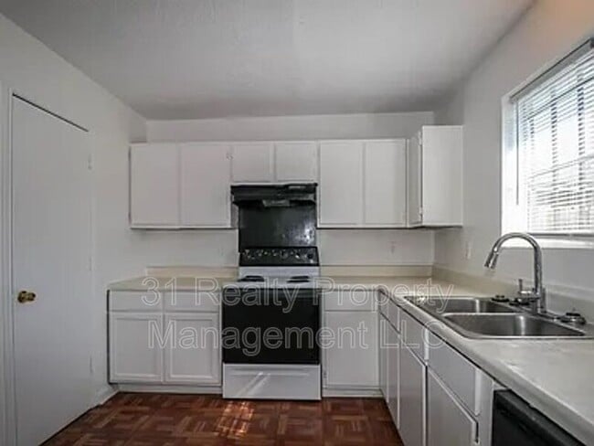 Photo - 3444 Pinebrook Dr