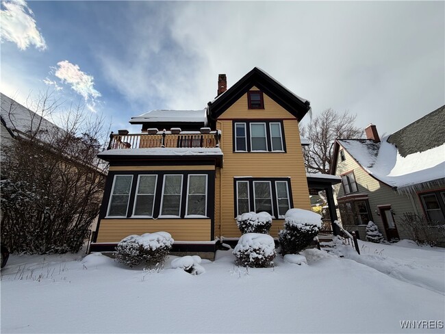 Photo - 180 Richmond Ave