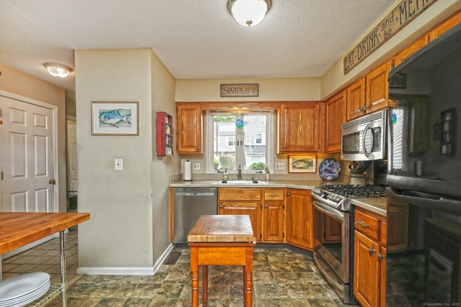 Photo - 83 Quarry Village Rd