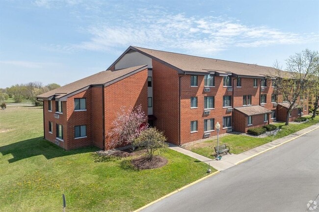 Photo - 2100 Greentree Apartment