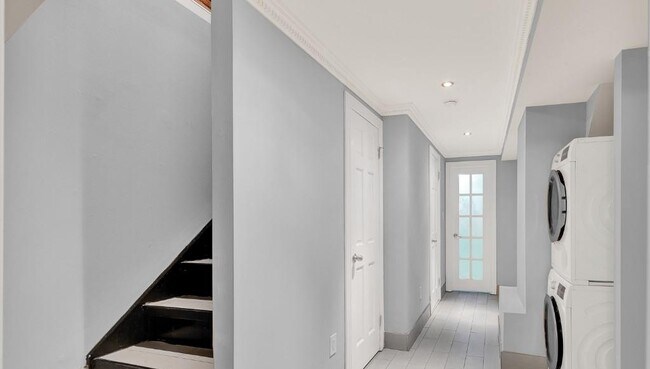 Photo - 118 E 7th St Unit 1W