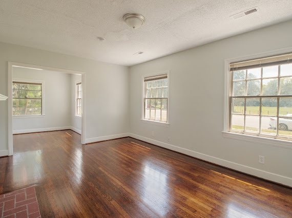 Photo - 2600 Avenue L