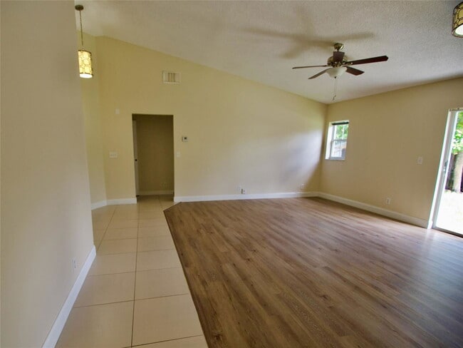 Photo - 9471 NW 52nd St