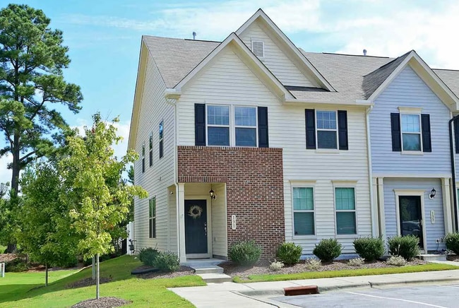 Building Photo - 131 Holly Berry Ln