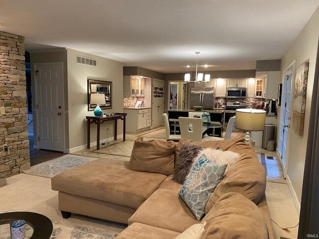 Photo - 2206 E Autumn Dr