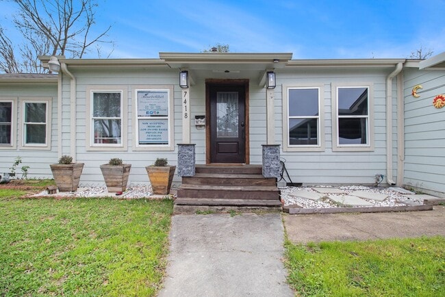 Photo - 7418 Fir St