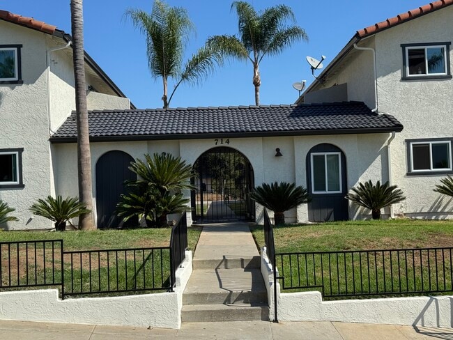 Entrance - Vista Glen Apartments