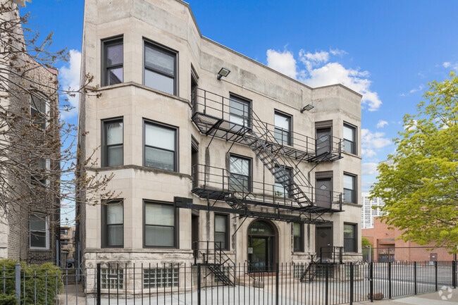 Building Photo - 846 W Sheridan Rd Unit 2R Rental