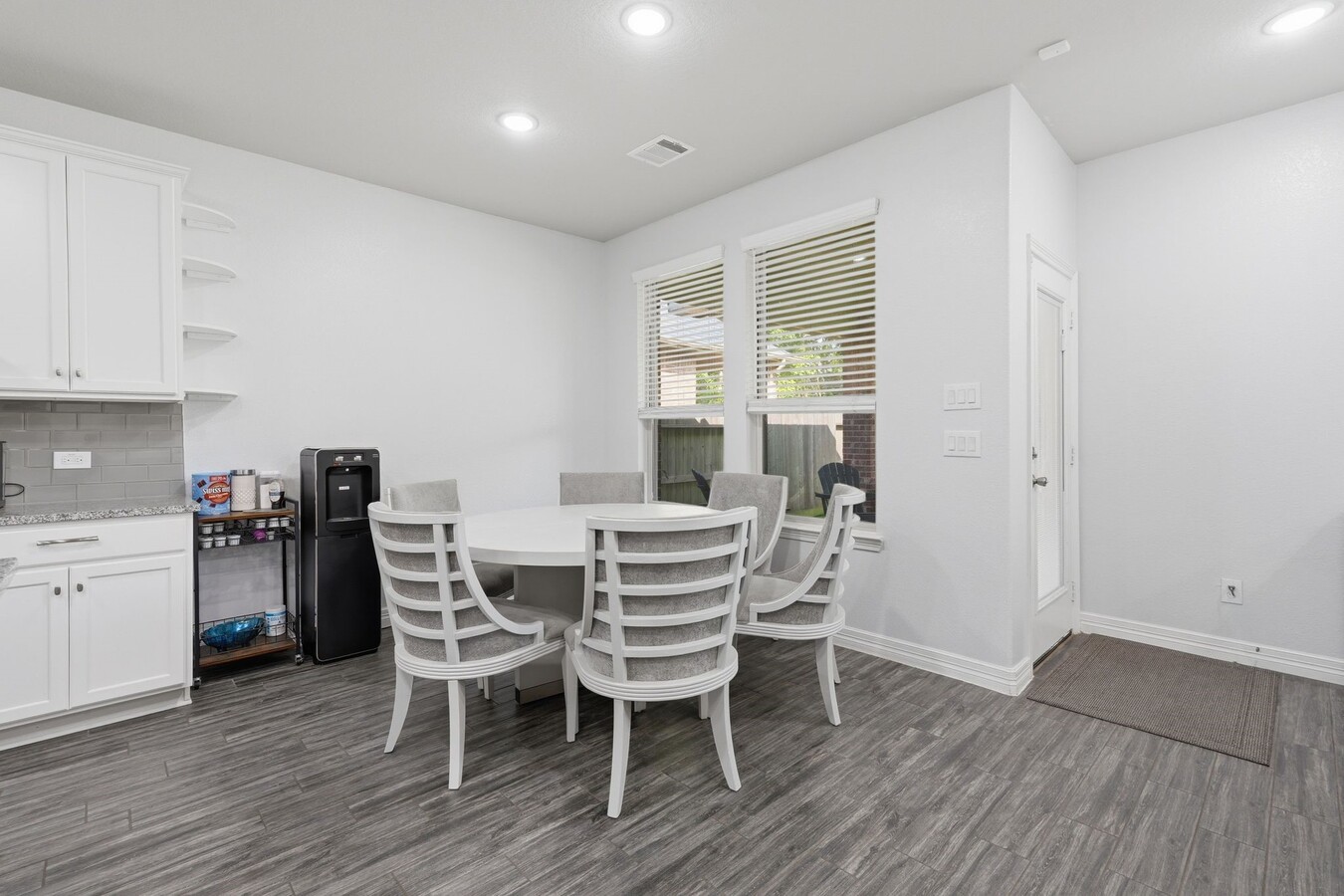 Photo - 127 Buttonwood Ct