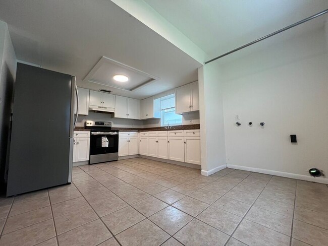 Photo - 312 E Tomlin St Unit 312