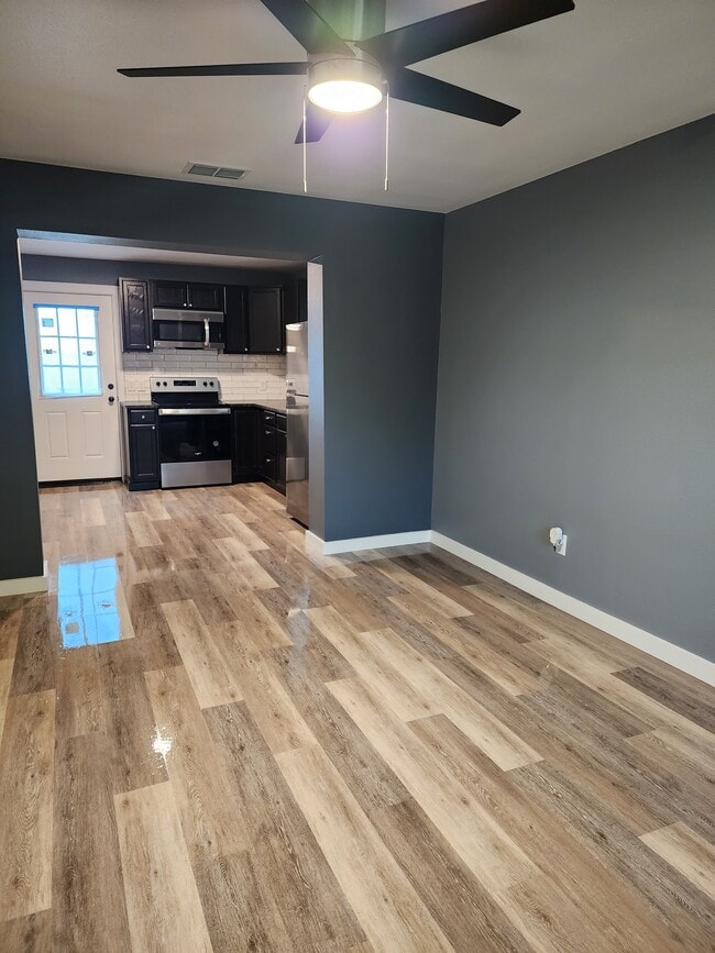 Building Photo - Canton TX Apartments Unit 400