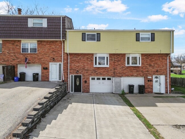 Building Photo - AVAILABLE NOW!! Fully RENOVATED 3 bedroom TOWNHOME in WEST MIFFLIN! COME CHECK IT OUT!