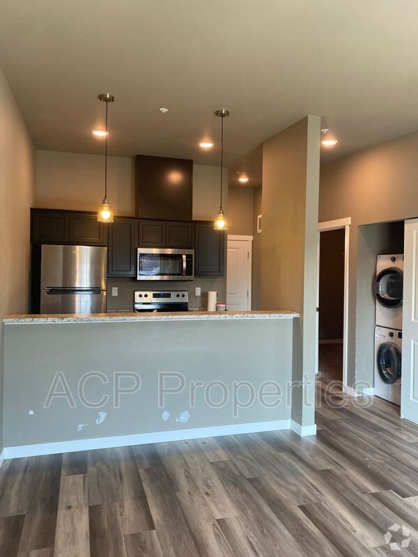 Building Photo - 2524 Meridian St Unit 303 Rental