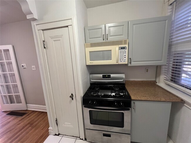 Photo - 7080 Mitchell Ave