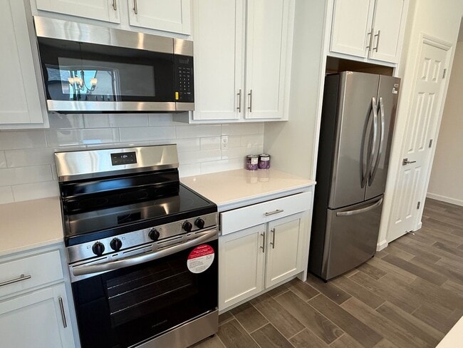 Photo - Stunning New Construction Home with Designer Touches!