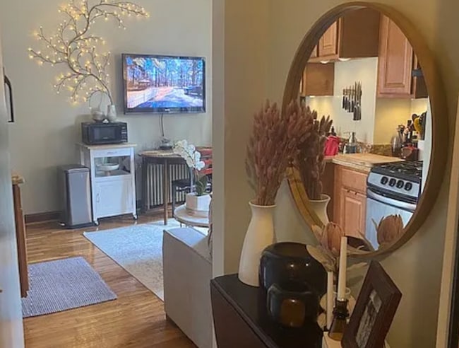 *Pictures are representative samples of the advertised unit. In some cases, the actual units you tou - 112 Queensberry St Unit 44