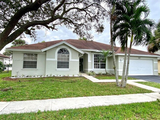 Photo - 1037 SW 149th Ln House