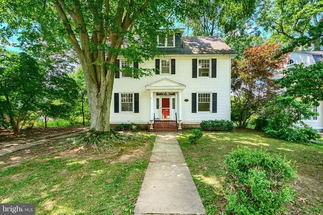 Photo - 720 Dryden Dr