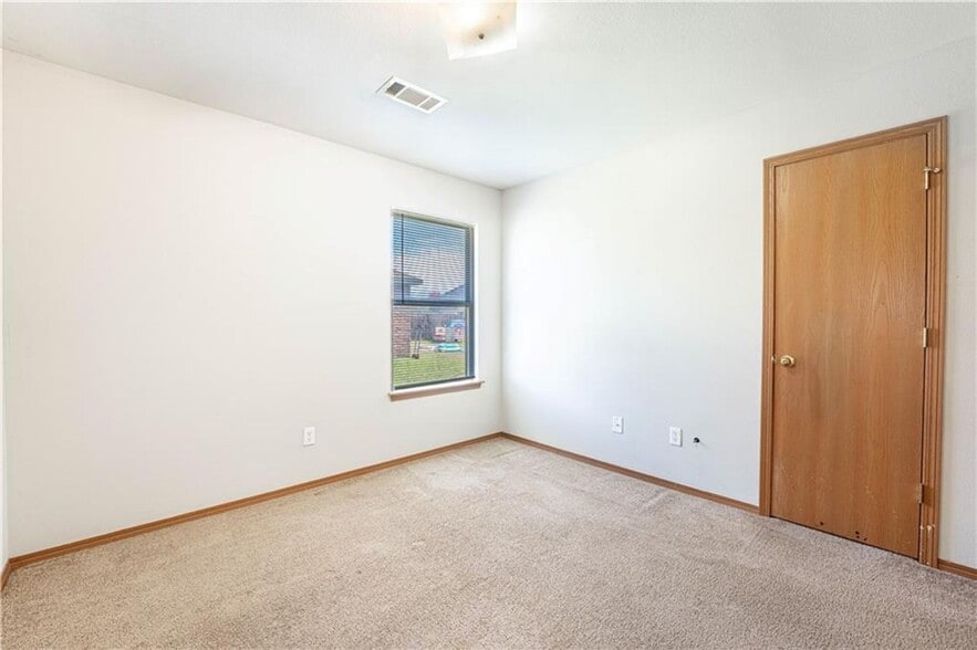 310 E Marietta Ct
