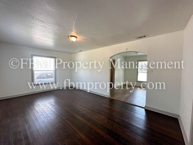 Photo - 607 W Linden St