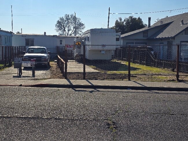 Building Photo - 2065 Atwater Blvd Rental
