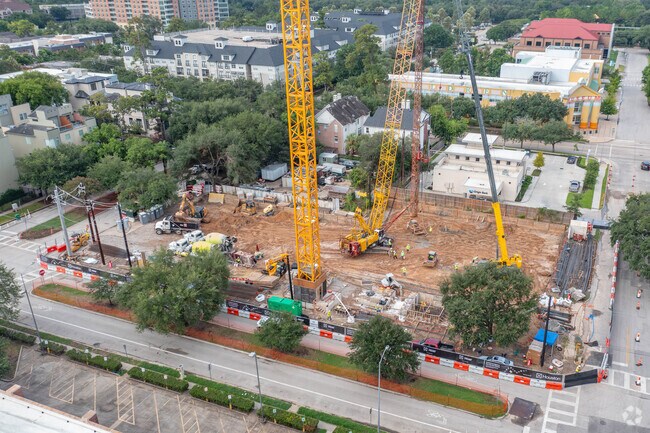 Construction: Aug 2022 - X Houston Apartments