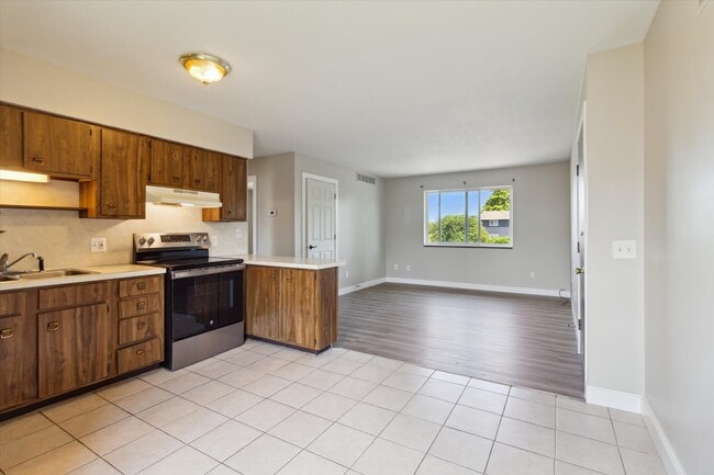 Photo - 2445 S Isabella Rd Unit B