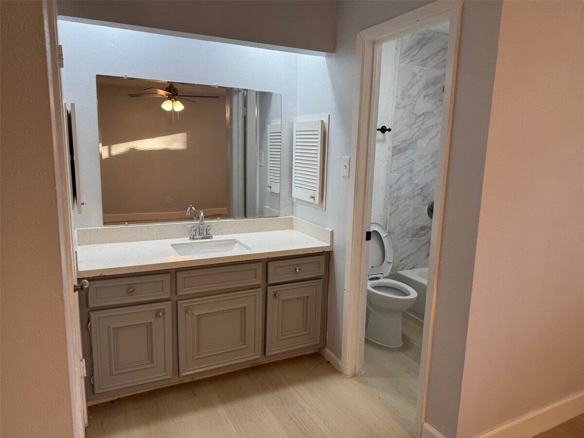 Photo - 5222 Moonshadows Dr