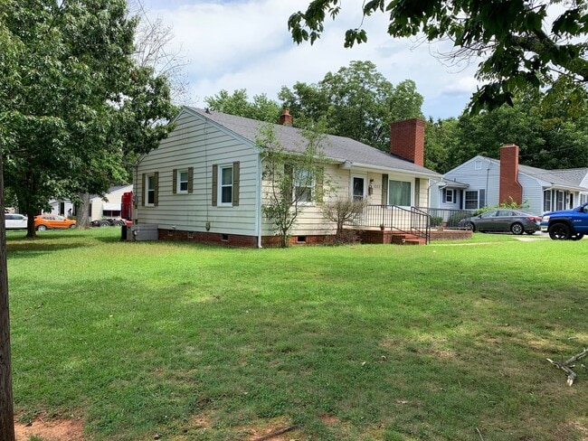 Building Photo - 3 BED, 1 BATH HOME IN GREYSTONE AREA, $1550 MONTH, $1550 DEPOSIT