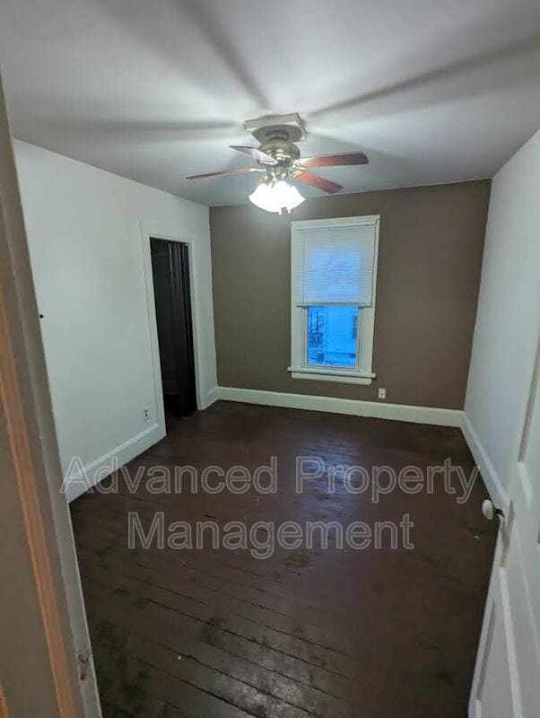 Photo - 1024 Hagerer St