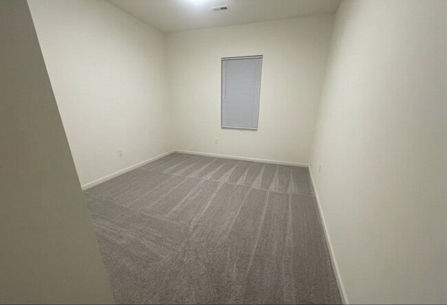 Photo - 960 Rift Vly Dr