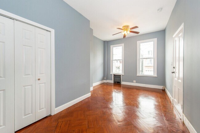 Photo - 205 Hutton St Unit 1