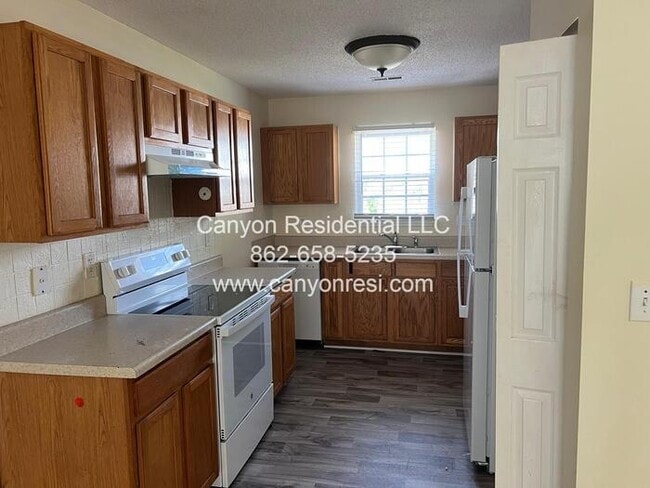 Photo - 461 Bedford Knoll Dr