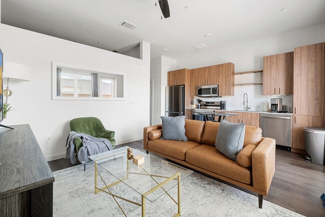 2232 Empire Central Dr Unit SI ID1018236P